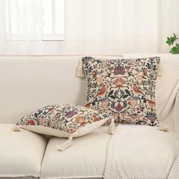 Housses de coussin tapisserie bohème chic sur canapé