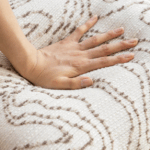 Taie de Coussin Beige Texturée | Coussin de Canapé Motif Topographique | Ethnique Chic