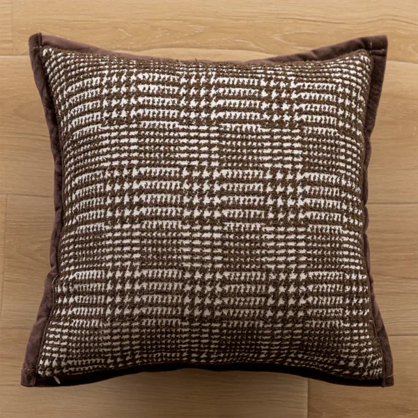 Coussin décoratif écossais marron et blanc à motif pied-de-poule